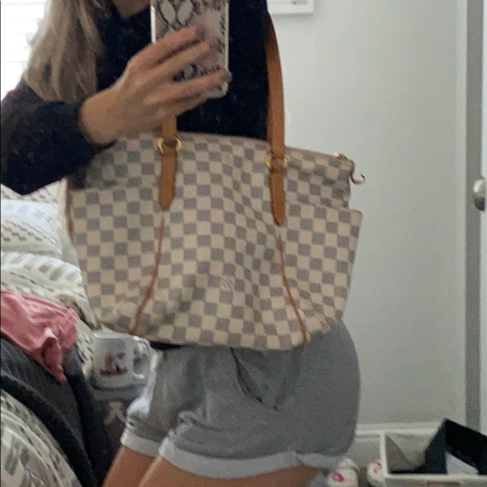 LV damier azure Totally PM- MOVING MUST SELL - Picture 8 of 10